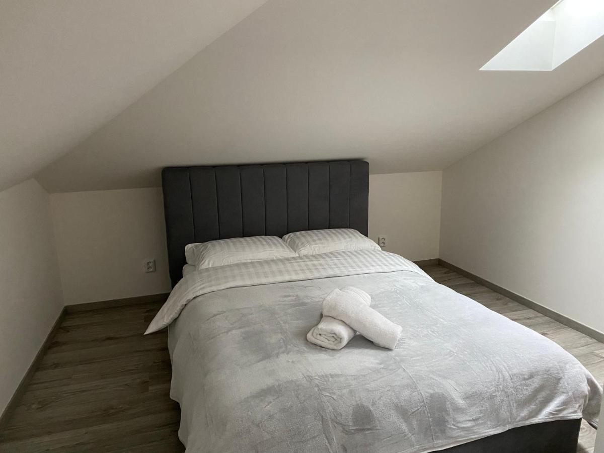 Klicperovo 2Kk Apartamento Hradec Králové Exterior foto