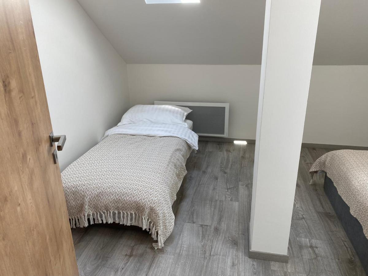 Klicperovo 2Kk Apartamento Hradec Králové Exterior foto